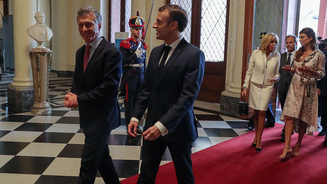 La agenda internacional le da un respiro -otra vez- a Macri de la crisis interna