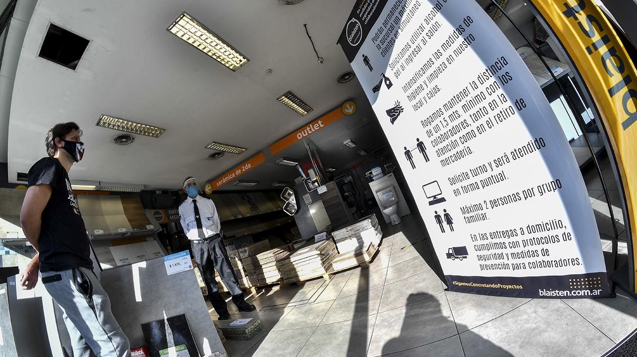 Comerciantes bonaerenses piden abrir sus locales "antes de que sea tarde"