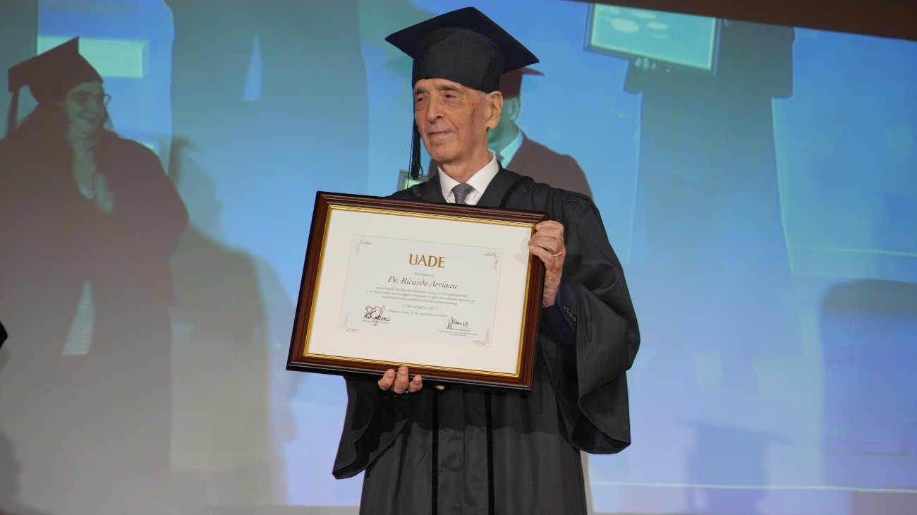 La UADE entregó un doctorado “honoris causa” al economista Ricardo Arriazu
