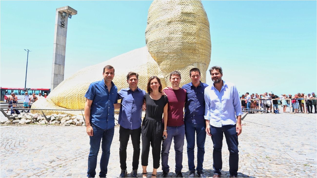 De 'tierra arrasada' a una Costa estallada: Kicillof celebra el éxito de la temporada