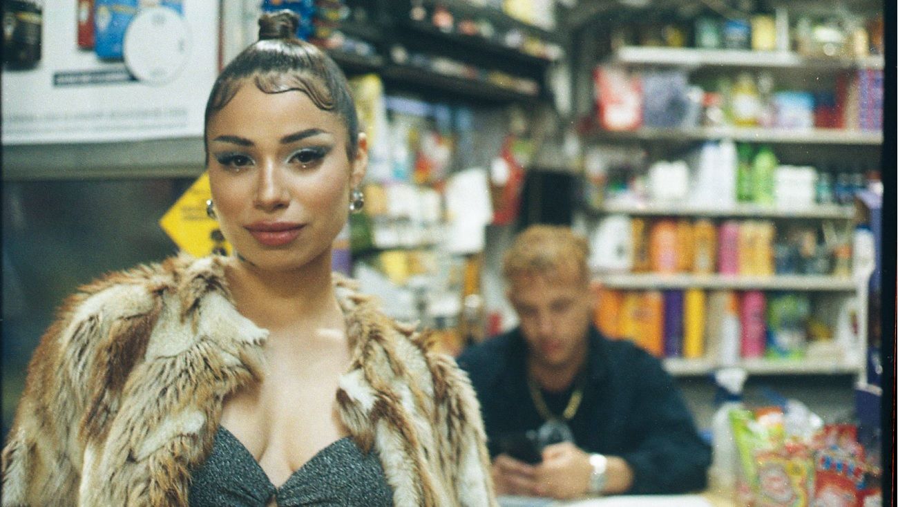 Tu música en RePerfilAr: Sofía Hervier, una artista urbana con mucho estilo