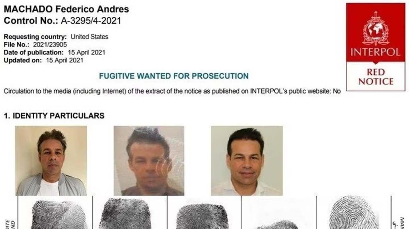 Nació en Trelew, vivió en Miami y con prisión domiciliaria en Viedma