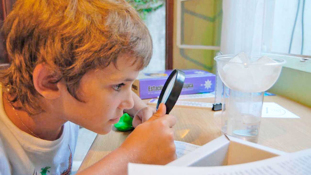 Kits de ciencias, robótica, y juegos de mesa, entre las opciones más destacadas para regalar