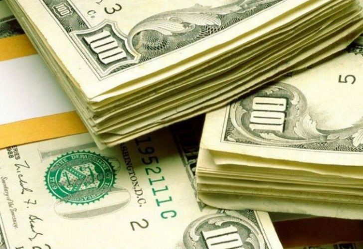 El blue cede y se acerca al oficial pero la reunificación del dólar sigue lejana