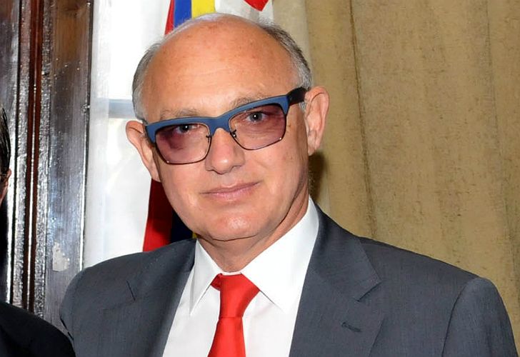 Timerman y sus excéntricas gafas y definiciones sobre el "círculo rojo"
