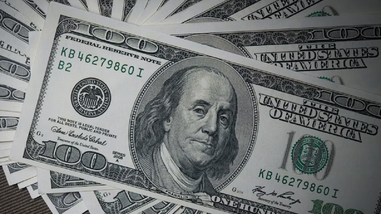 El dólar blue imparable, cerró la jornada a un nuevo récord histórico este 24 de julio