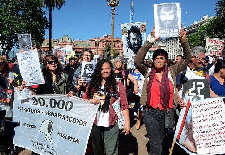 Marcha por Maldonado: comienza a llegar gente a Plaza de Mayo