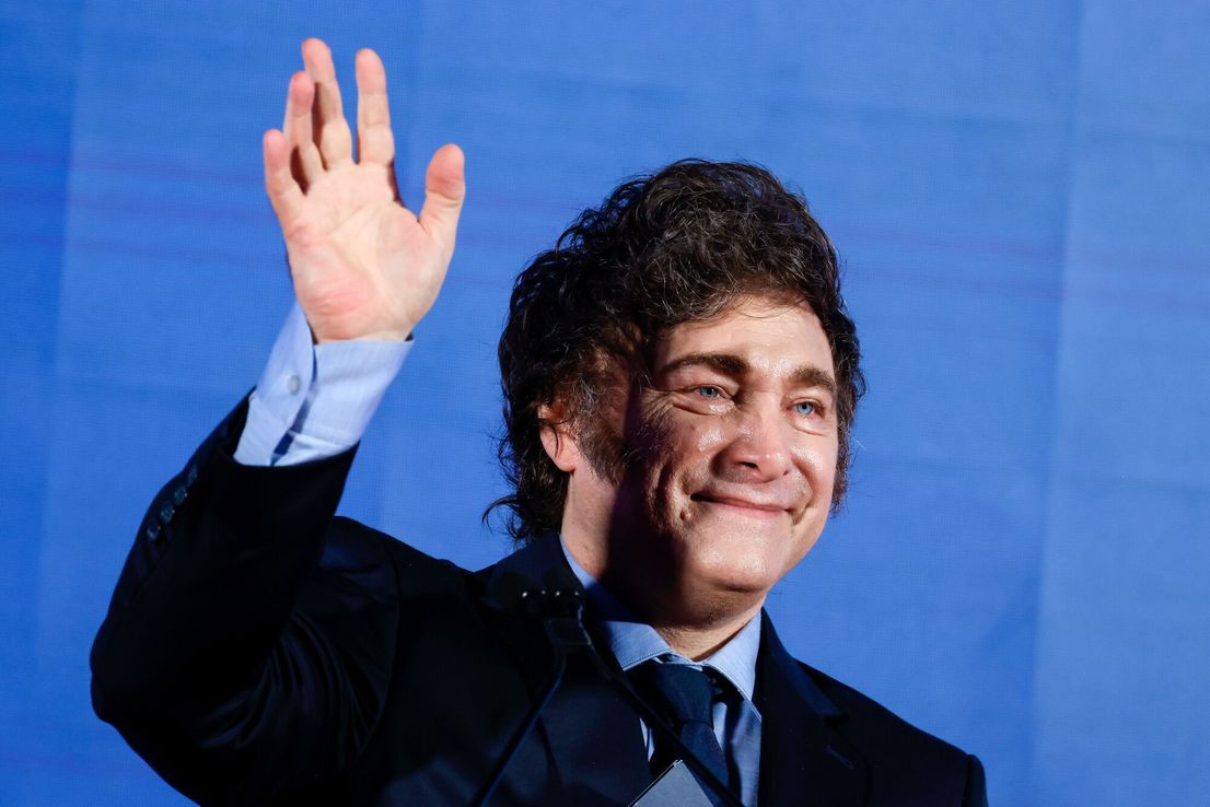 Javier Milei, el manosanta