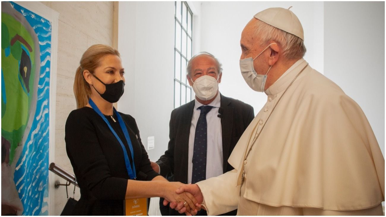 Fabiola Yañez se reencontró con el papa Francisco y le envió un mensaje de Alberto: "Le agradece un montón"