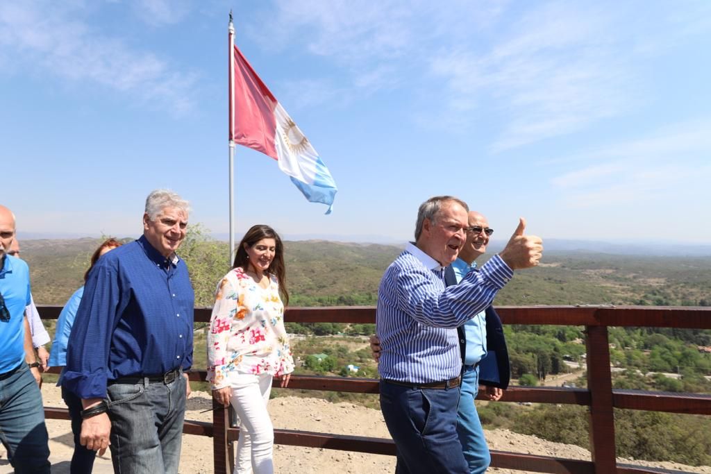 Schiaretti inauguró la Bajada de las Altas Cumbres