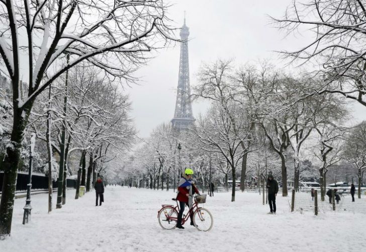 Fotos | Las postales que dejó la nevada histórica en París