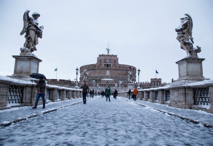 Fotos | Intensa nevada en Italia: Roma y el Vaticano se visten de blanco