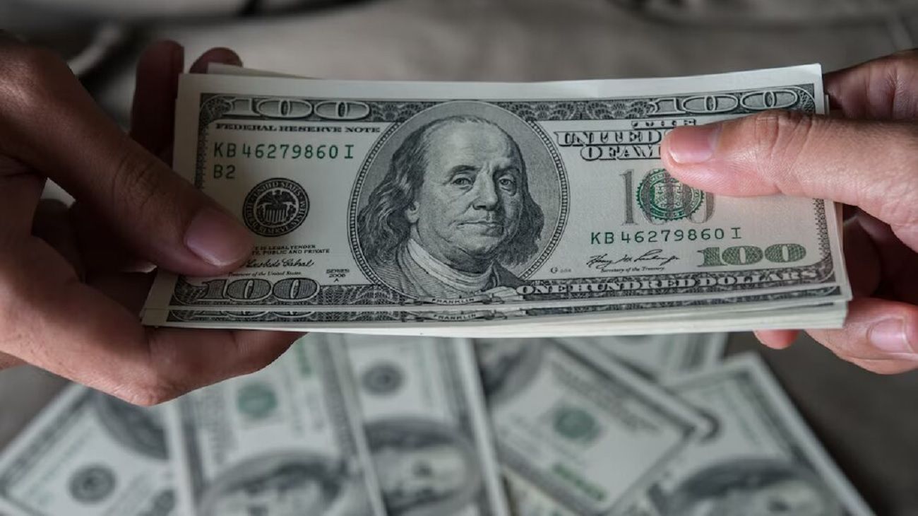 El dólar blue retrocedió en el cierre de este 6 de junio