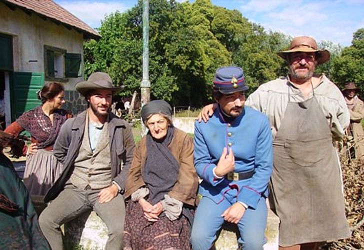 Un grupo de extras denunció a Gastón Pauls