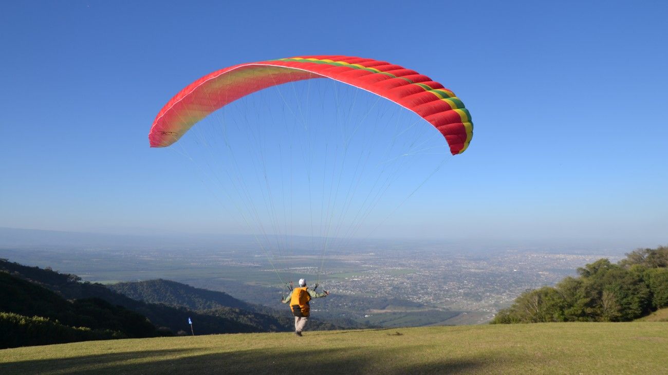 Loma Bola, la plataforma de parapente más importante del país