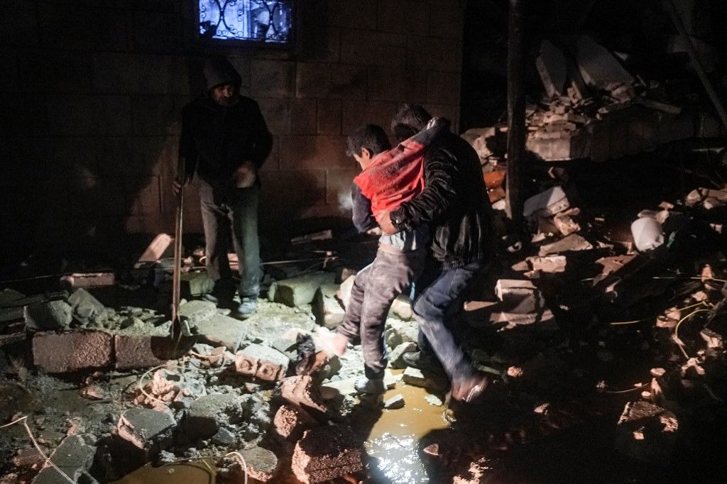 Terremoto en Turquía y Siria: estiman 20 mil muertos y "cientos de miles de réplicas"