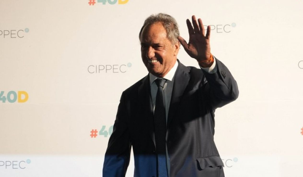 Tras la baja de Alberto Fernández, Daniel Scioli ratificó que "hoy más que nunca" será precandidato a presidente