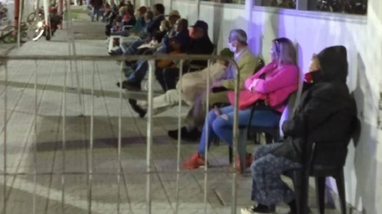 AUH, AUE, Programa Hogar, Becas Progresar y jubilaciones Anses: quiénes cobran hoy 15 de octubre