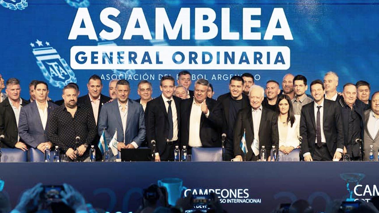 El Gobierno minimiza la derrota con Tapia en la AFA