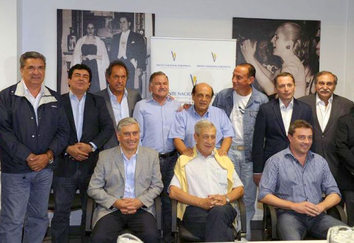 Los intendentes del PJ se rebelan contra la indefinición de CFK y apoyan a Scioli