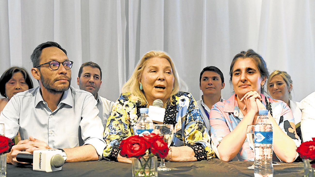 Carrió: “Nosotros somos Cambiemos, pero no corruptos ni cómplices”