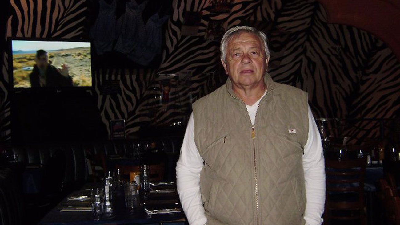Repudian a un juez que criticó a las mujeres que muestran los pechos