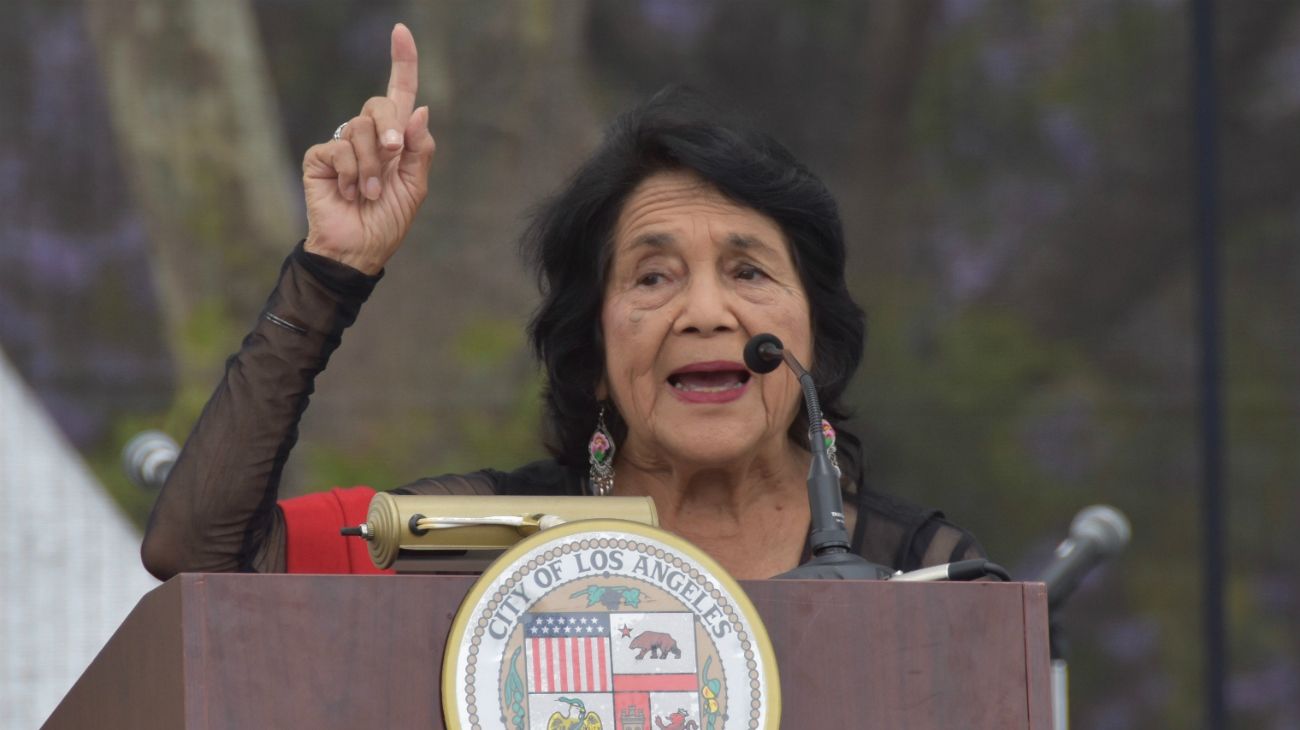 Quién es Dolores Huerta, la verdadera creadora del "Sí, se puede"
