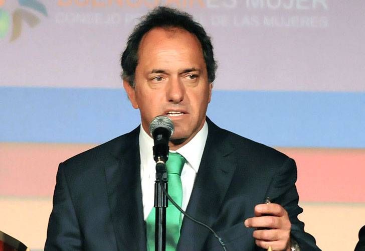 Scioli: "Si los empresarios piden devaluar para ser más competitivos, estamos jodidos"