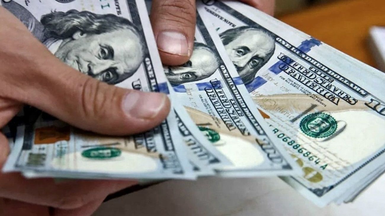 El dólar pierde terreno ante el peso este 14 de febrero