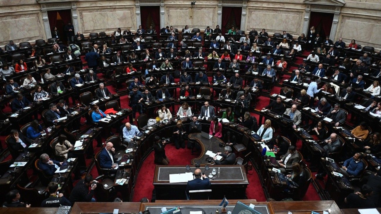 Seis razones por las que hace falta una ley de licencia social