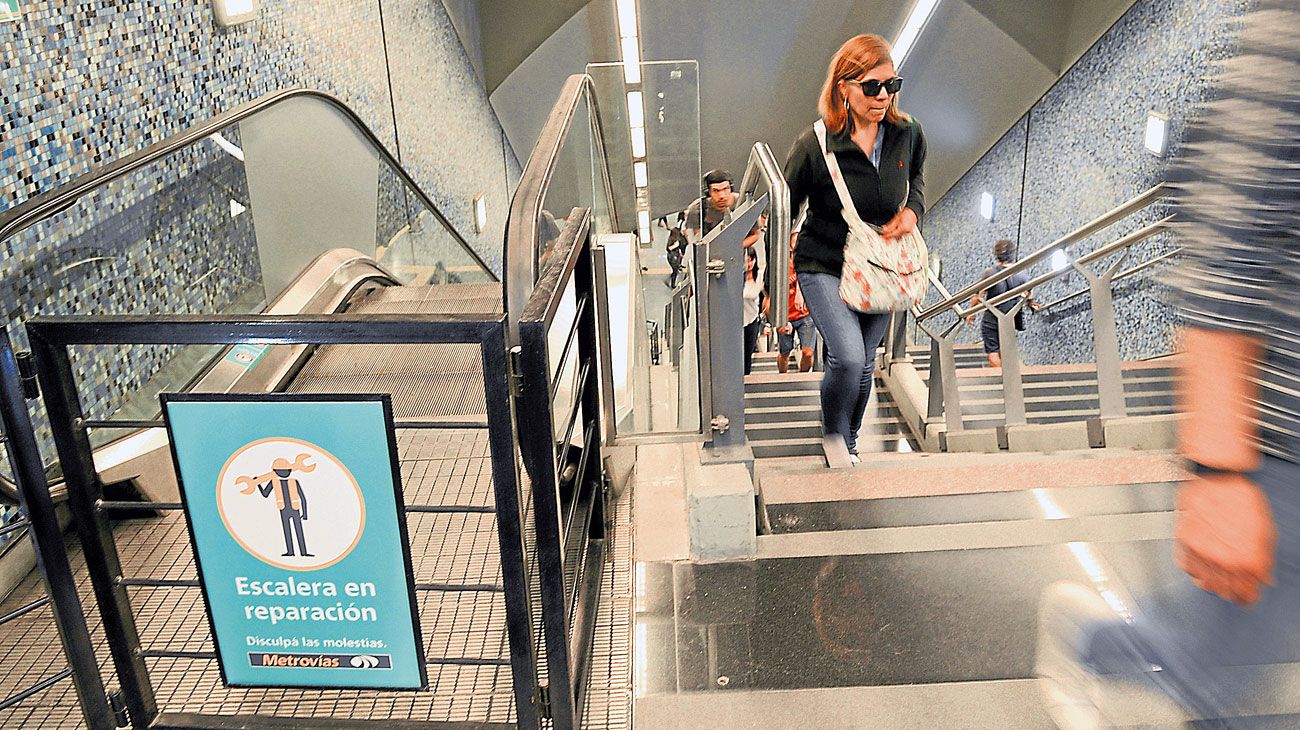 Subte: 21% de quejas de usuarios son por escaleras mecánicas rotas