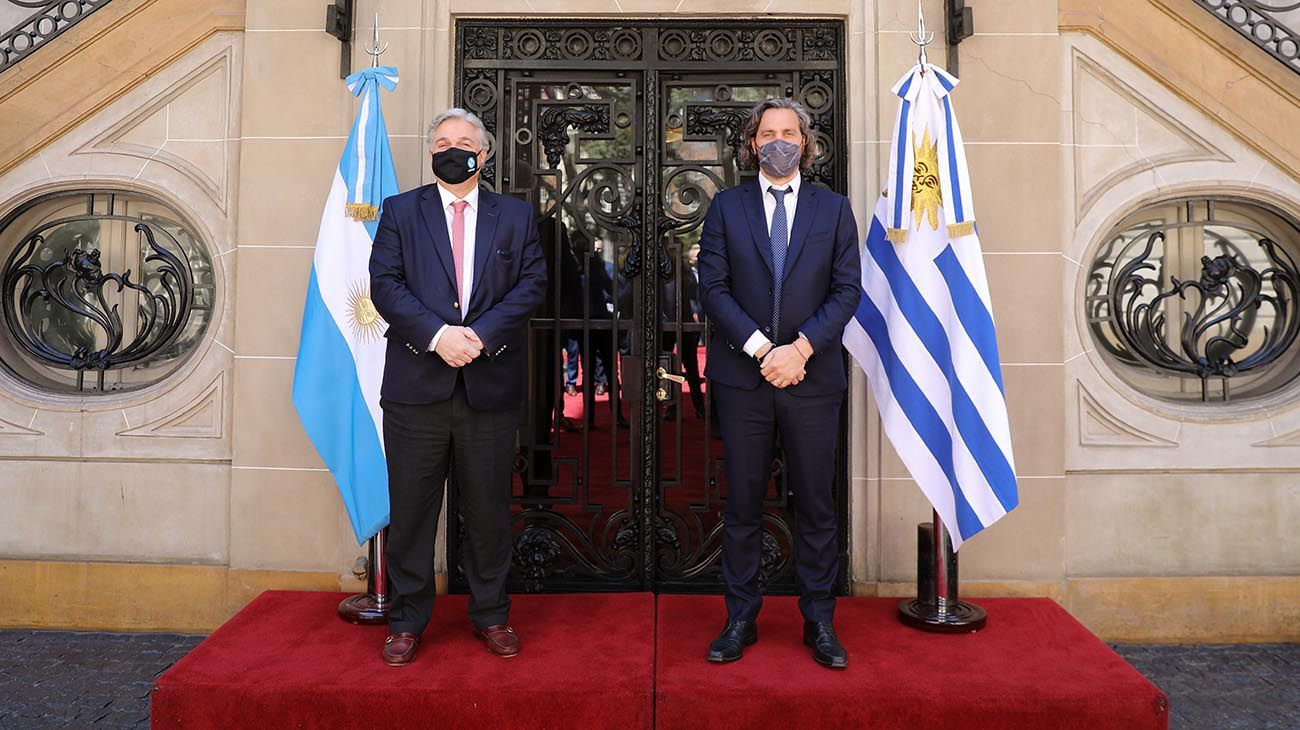 Santiago Cafiero recibió al canciller de Uruguay para potenciar el comercio bilateral