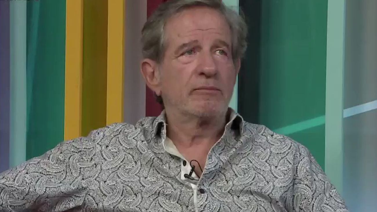 Pablo Alarcón, a sus 76 años actúa "a la gorra"