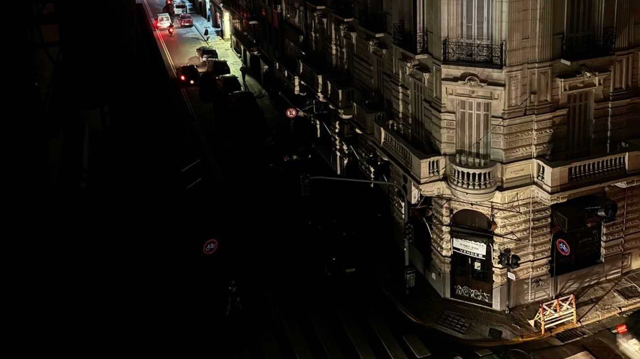 Un nuevo apagón afectó al Microcentro porteño: miles de usuarios sin luz y funciones suspendidas