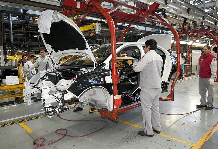 Sigue el tobogán de la producción automotriz: cayó 37,5% interanual en agosto
