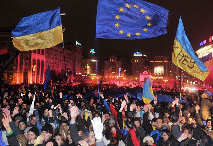 Ucrania no ingresa a la UE y ahora exigen que renuncie el presidente