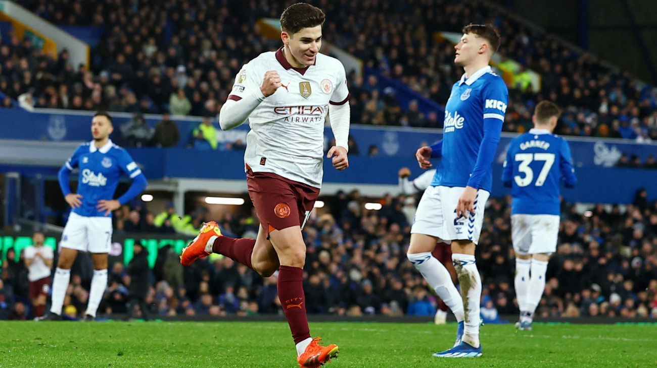 Julián Álvarez volvió a convertir para el Manchester City