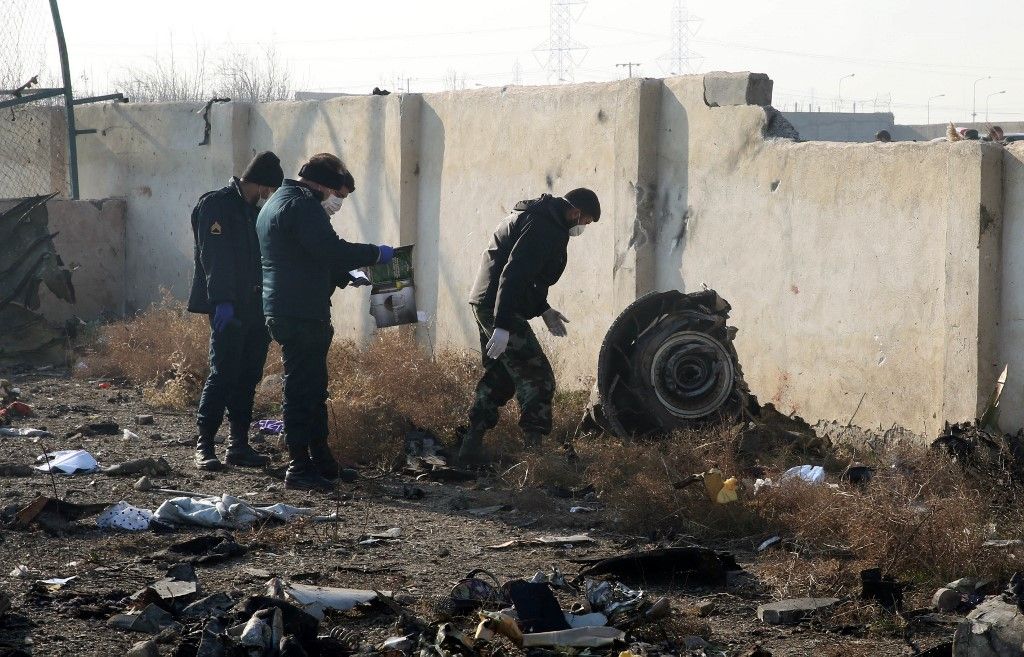 Un avión Boeing 737 se estrelló en Teherán con 170 personas a bordo