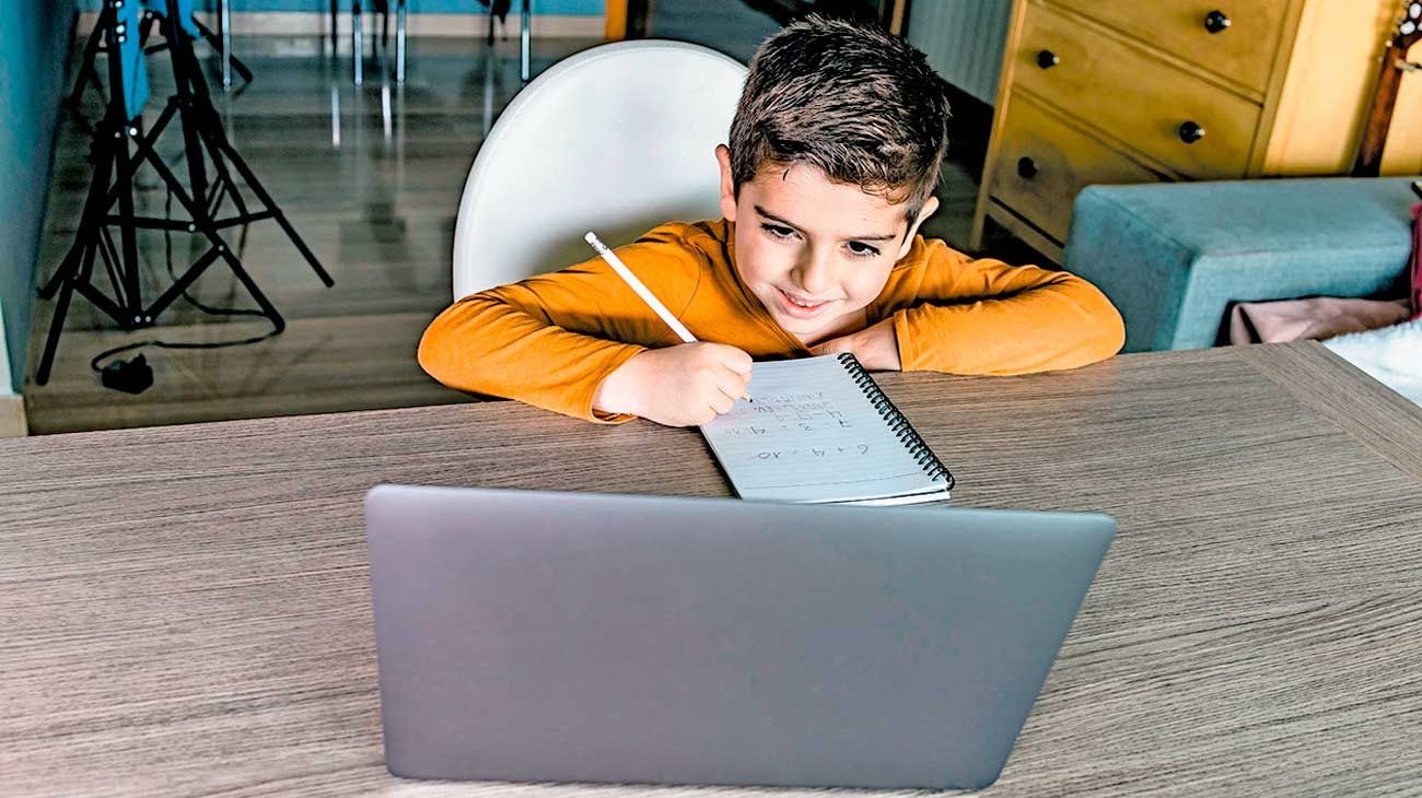 Con pruebas virtuales, los docentes buscan formas de evaluar a los chicos fuera del aula