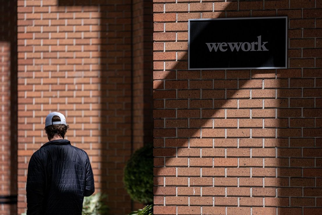 WeWork se declaró en quiebra y alcanzó un acuerdo para reducir su deuda