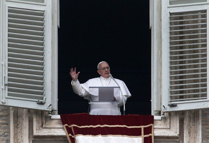 En su primer Ángelus, el Papa pidió misericordia