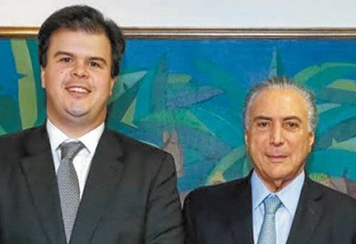 El Partido Socialista se va del gobierno y pide la renuncia del presidente
