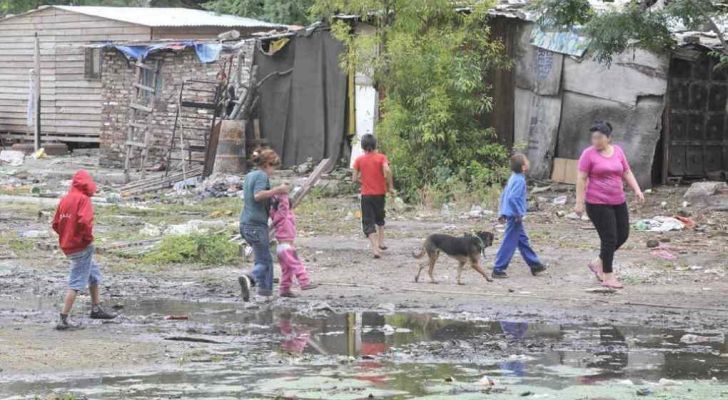 El año pasado, 290 cordobeses cayeron en la pobreza cada día