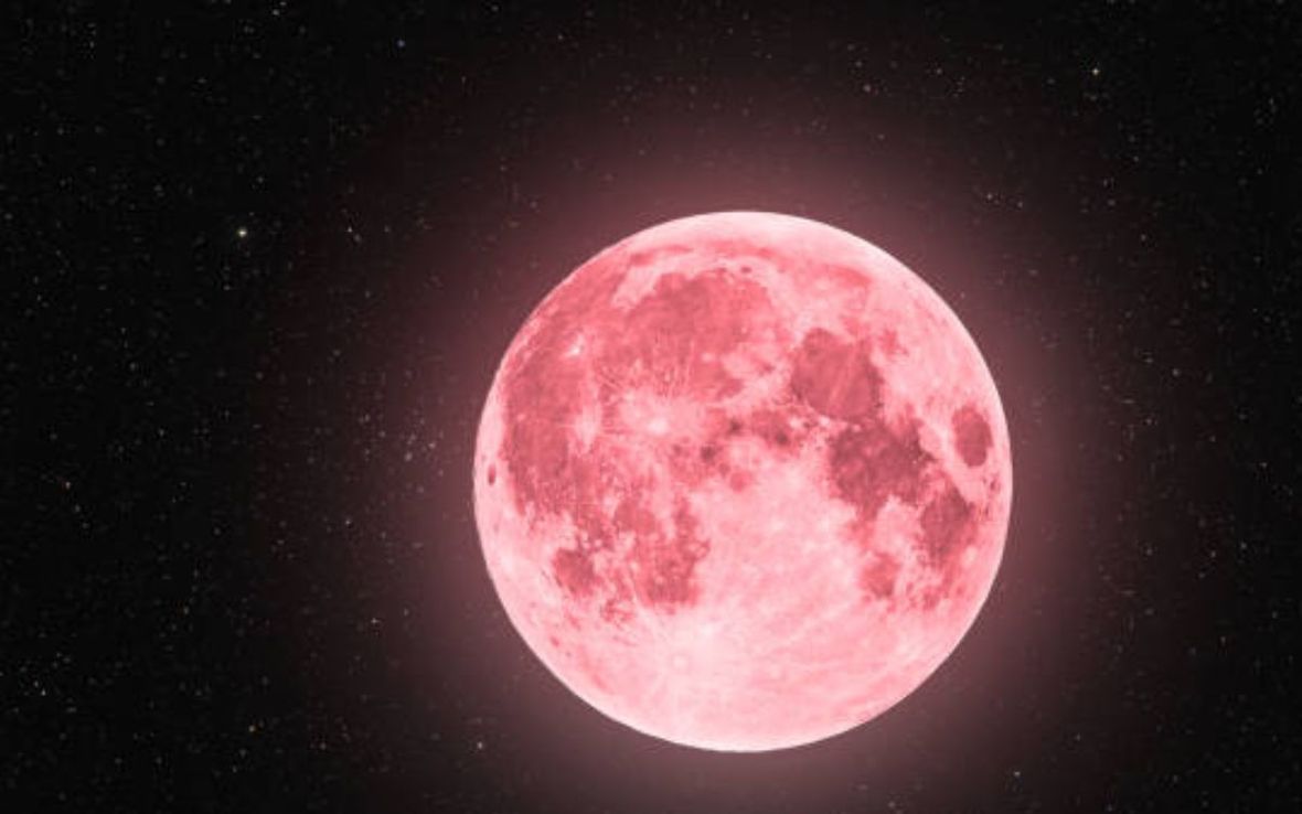 Luna llena de abril 2026: cuándo se podrá ver y por qué se la llama “Luna rosa”