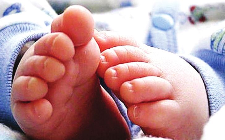 Una joven madre denuncia que intentan quitarle su bebé con informes erróneos