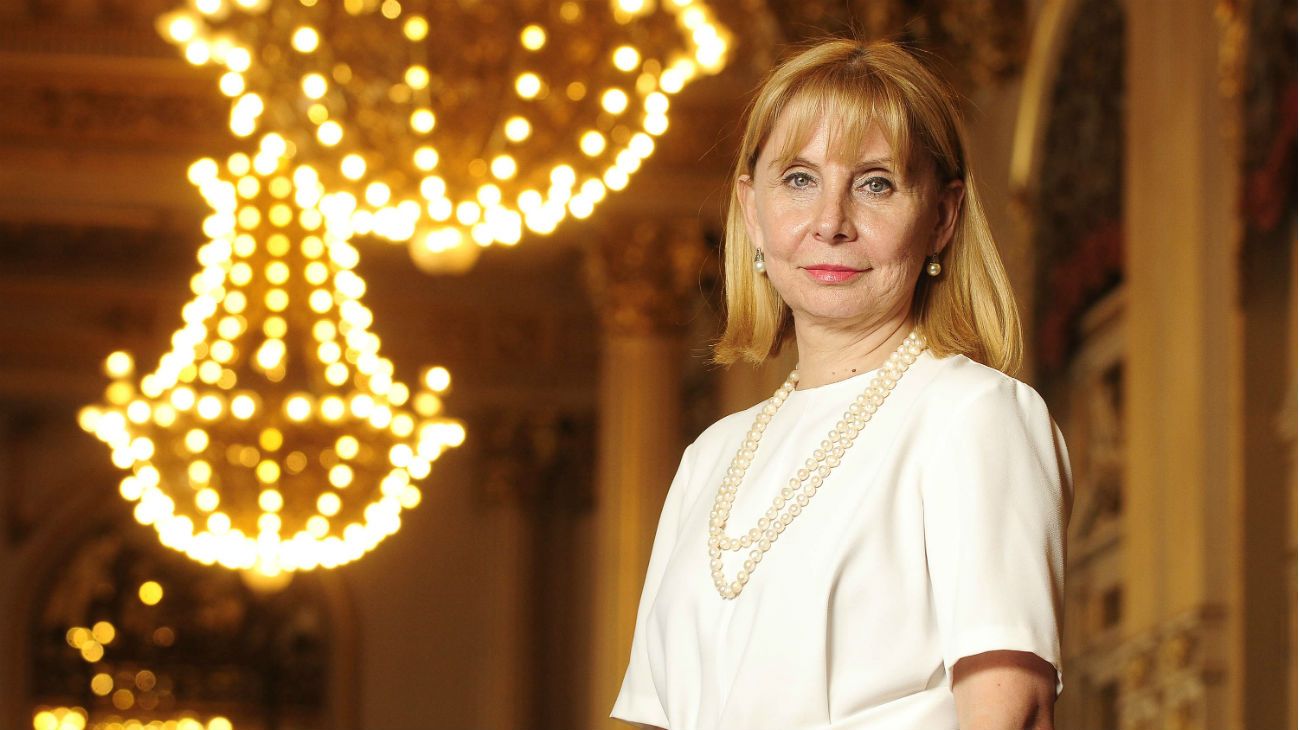 "El Teatro Colón no debe un peso", advierte su directora general