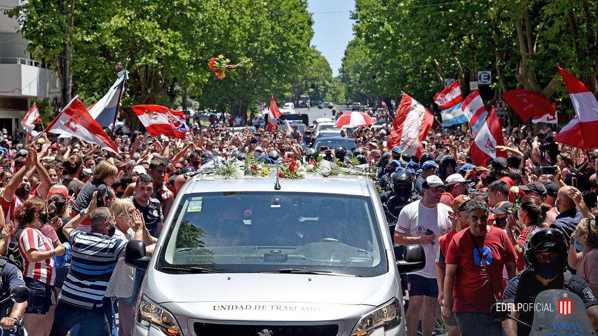 Así fue la multitudinaria despedida a Alejandro Sabella