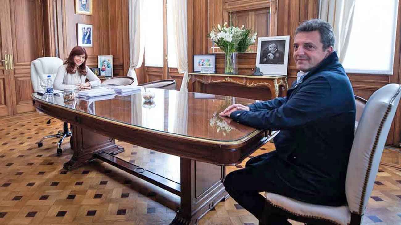 Massa aprobó su primer mes al frente de Economía con ayuda de Cristina