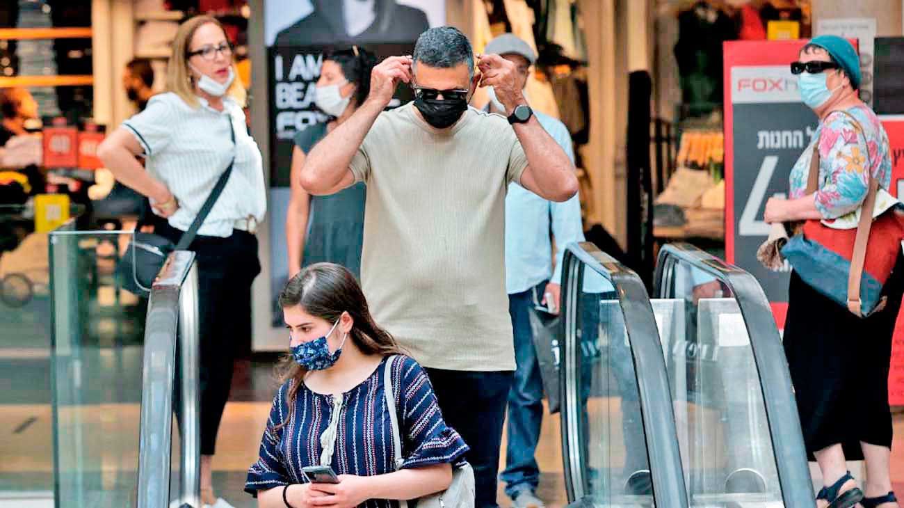 Israel: pese a las vacunas, crecen los casos de Covid-19 y vuelven las restricciones