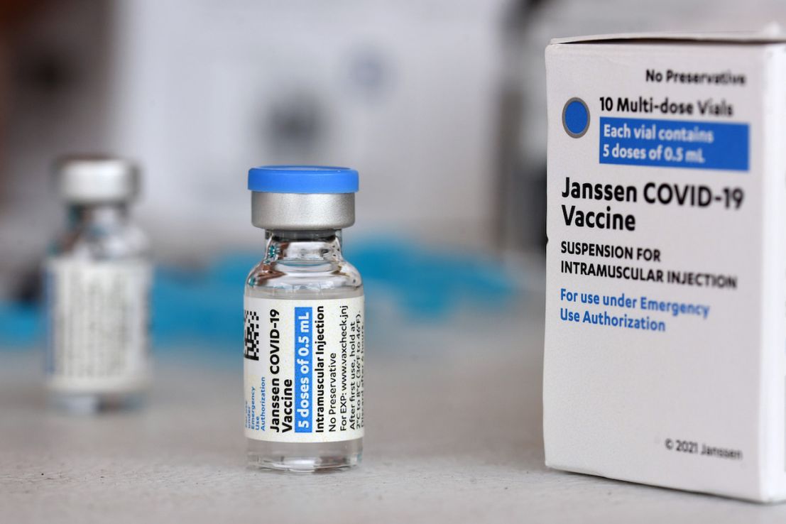 Vacunas: Córdoba mira al Anmat, a la espera de la aprobación de Janssen